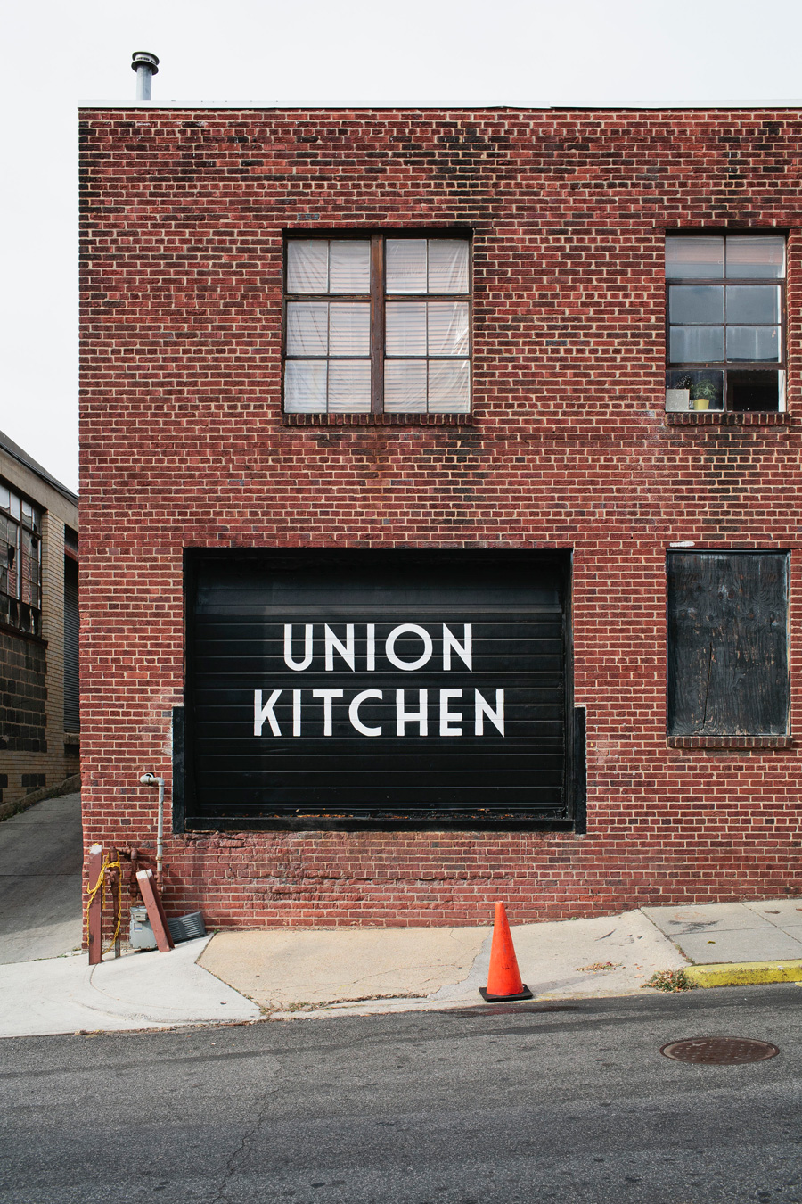 union kitchen // a thousand threads
